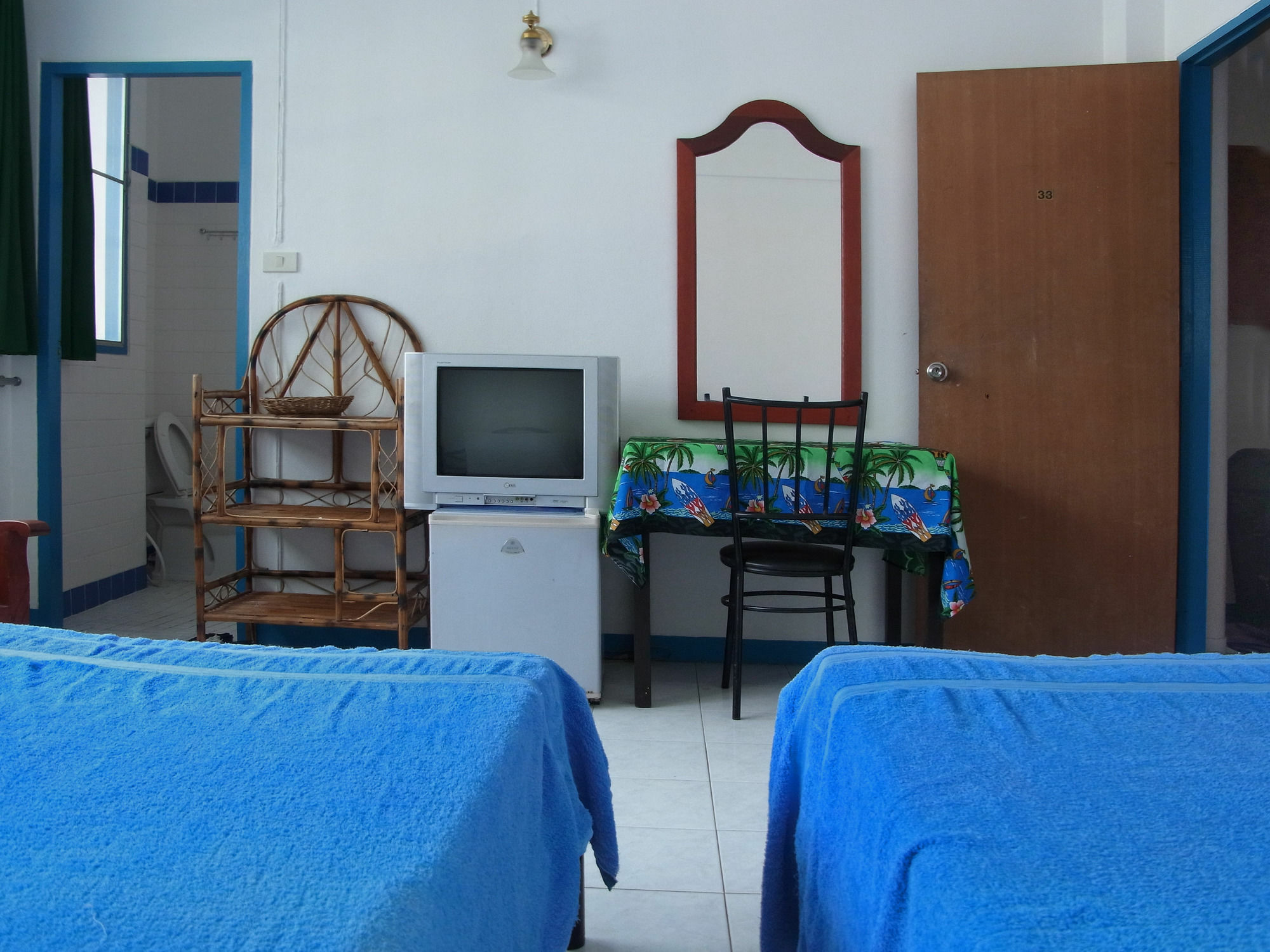 Niku Guesthouse Patong Экстерьер фото