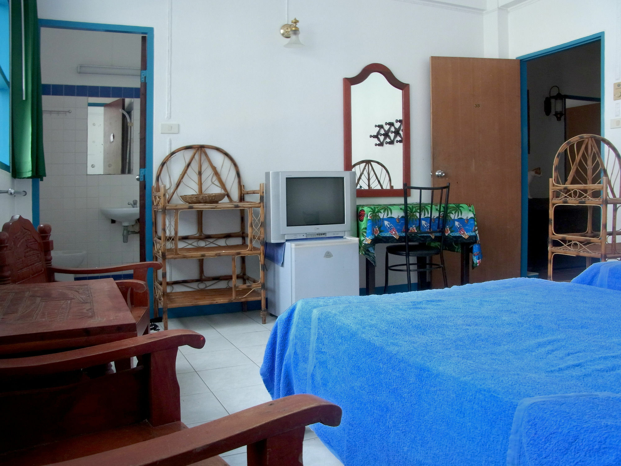 Niku Guesthouse Patong Экстерьер фото