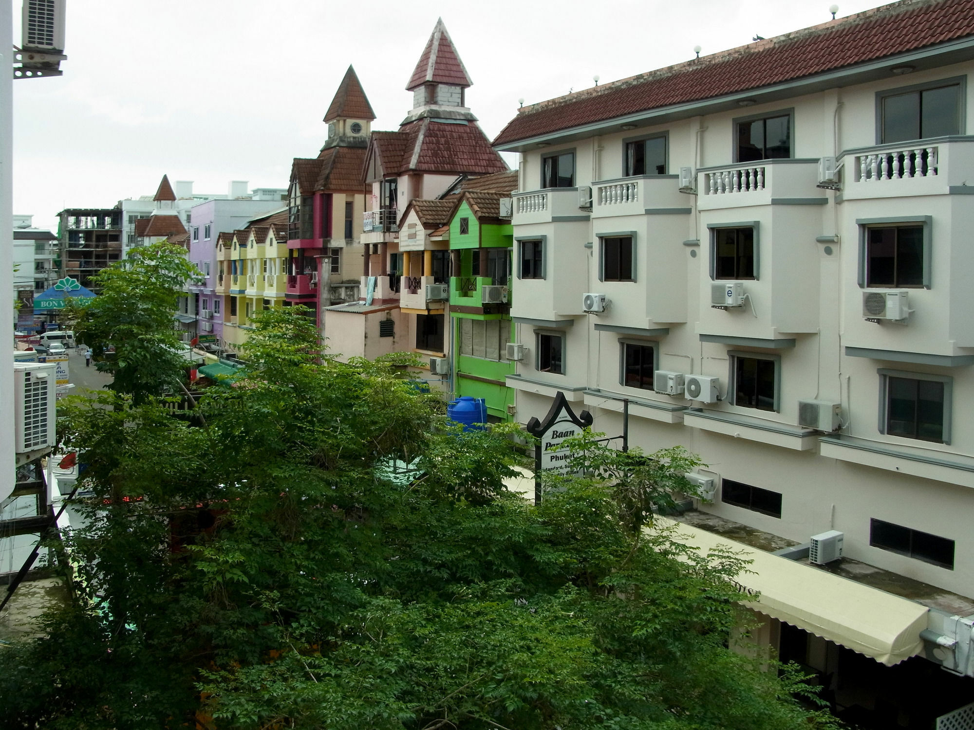 Niku Guesthouse Patong Экстерьер фото