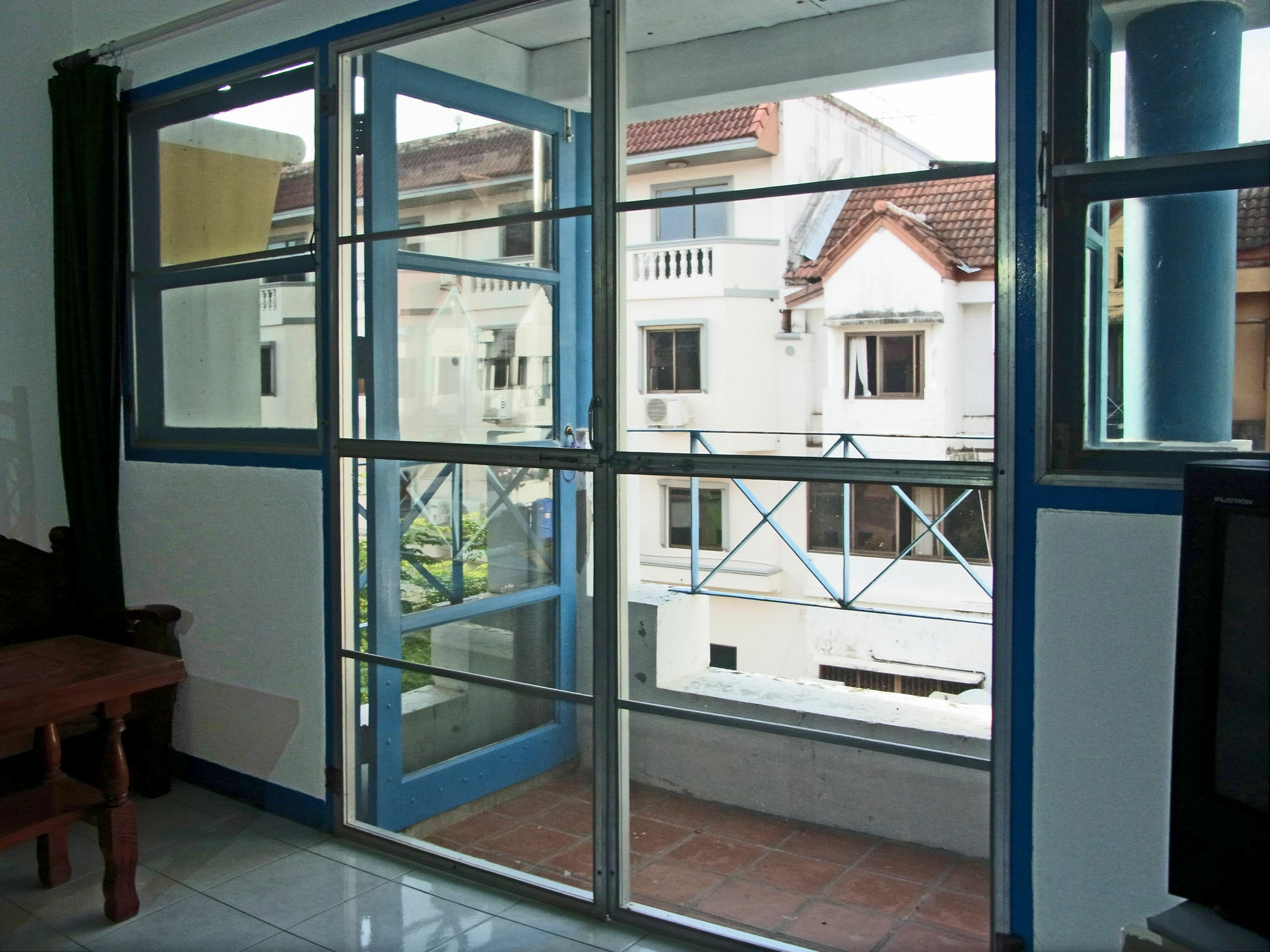 Niku Guesthouse Patong Экстерьер фото