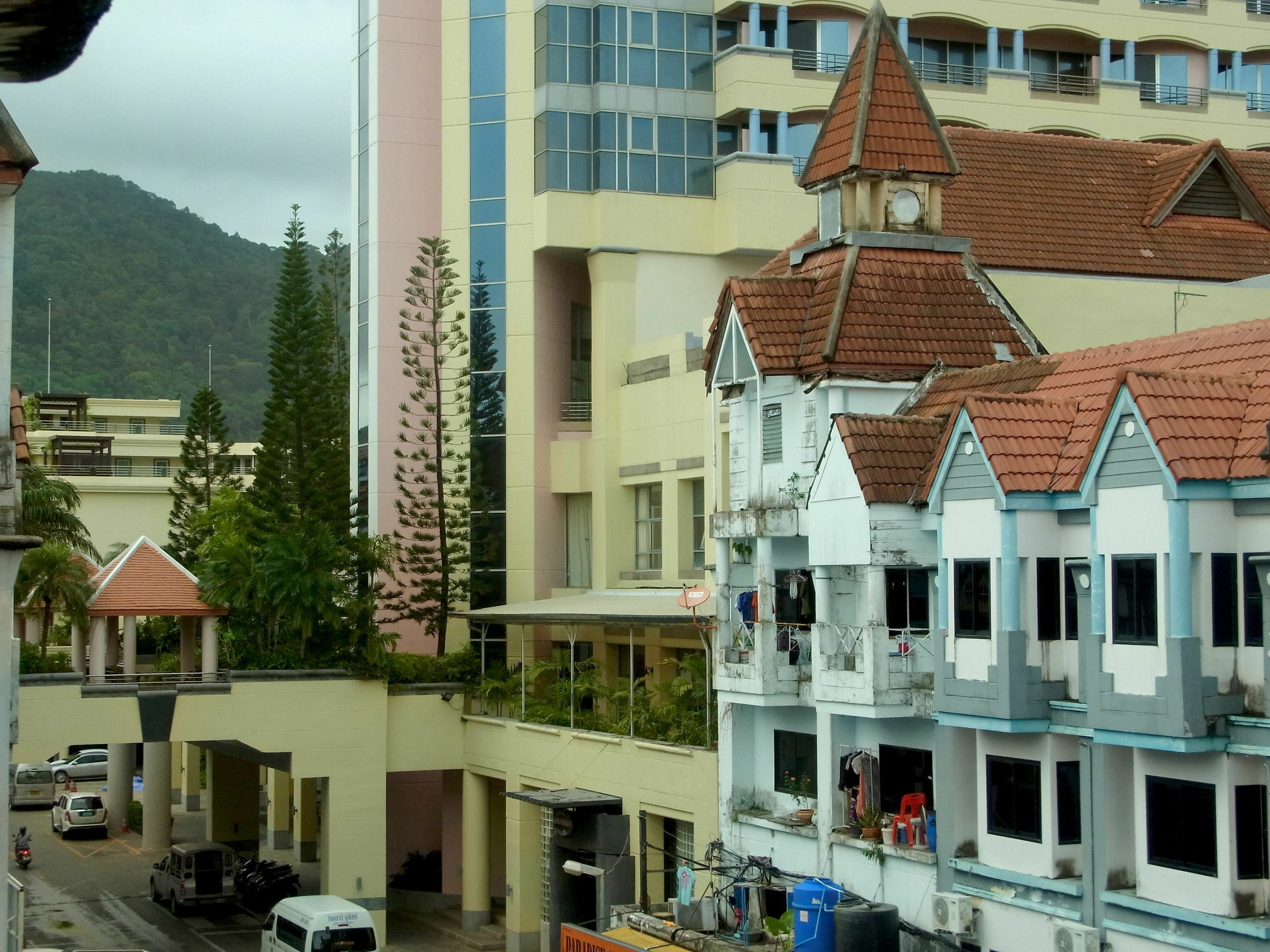 Niku Guesthouse Patong Экстерьер фото
