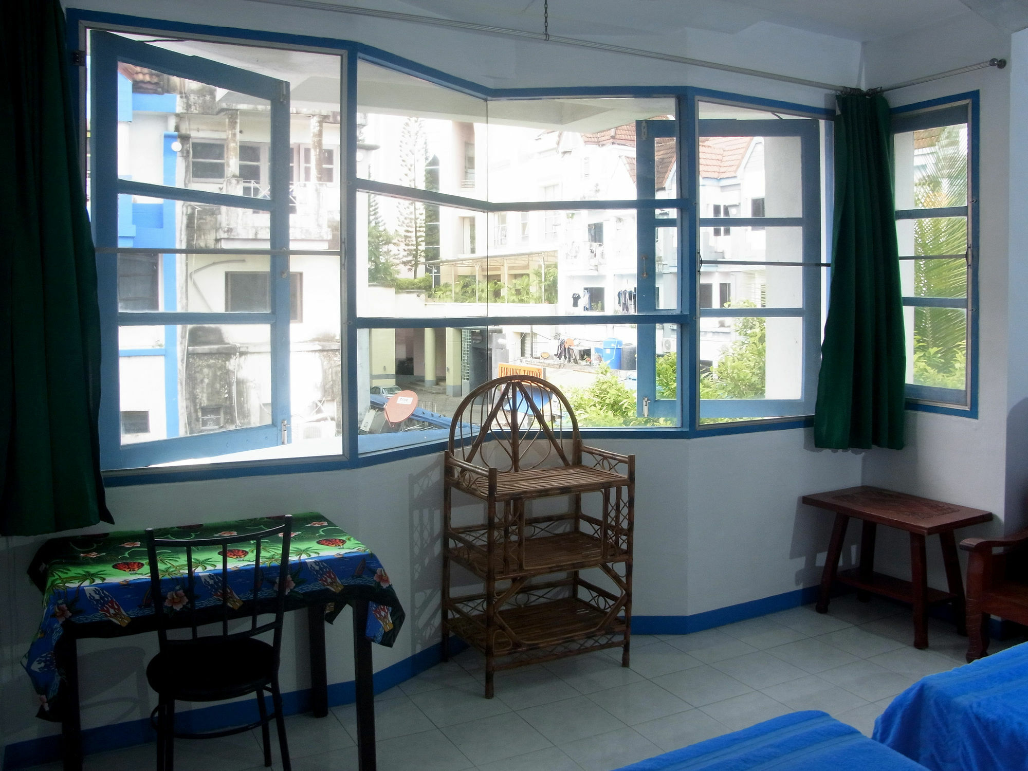 Niku Guesthouse Patong Экстерьер фото