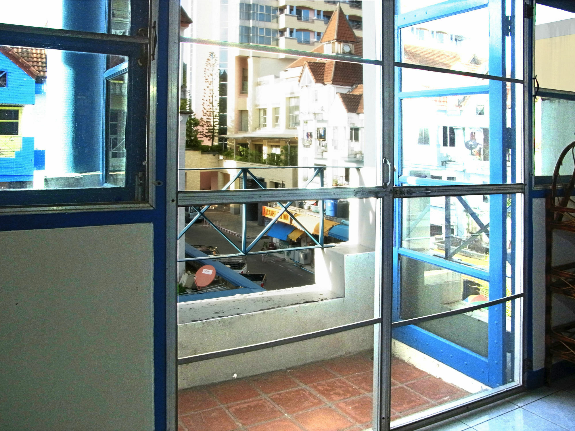 Niku Guesthouse Patong Экстерьер фото