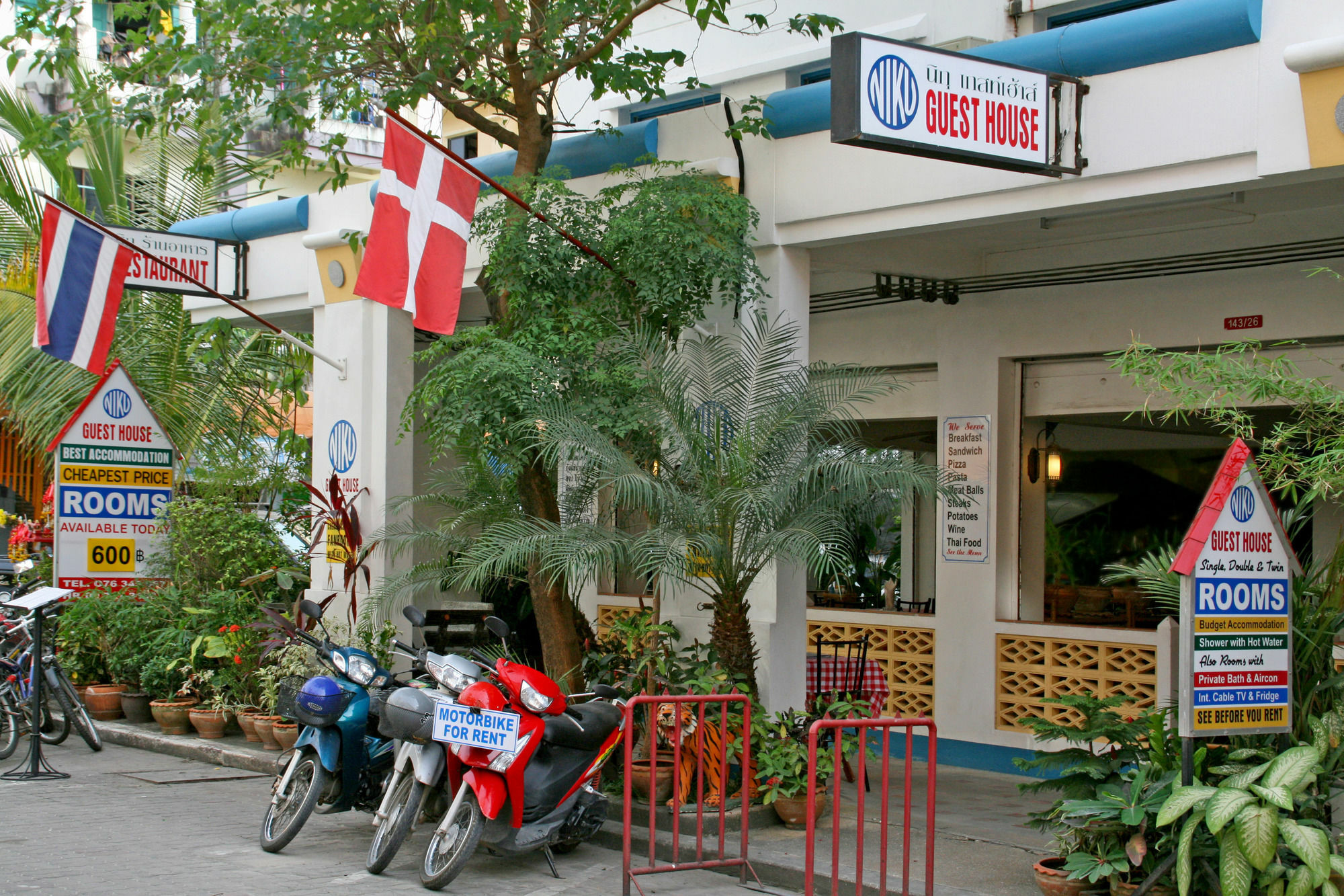 Niku Guesthouse Patong Экстерьер фото