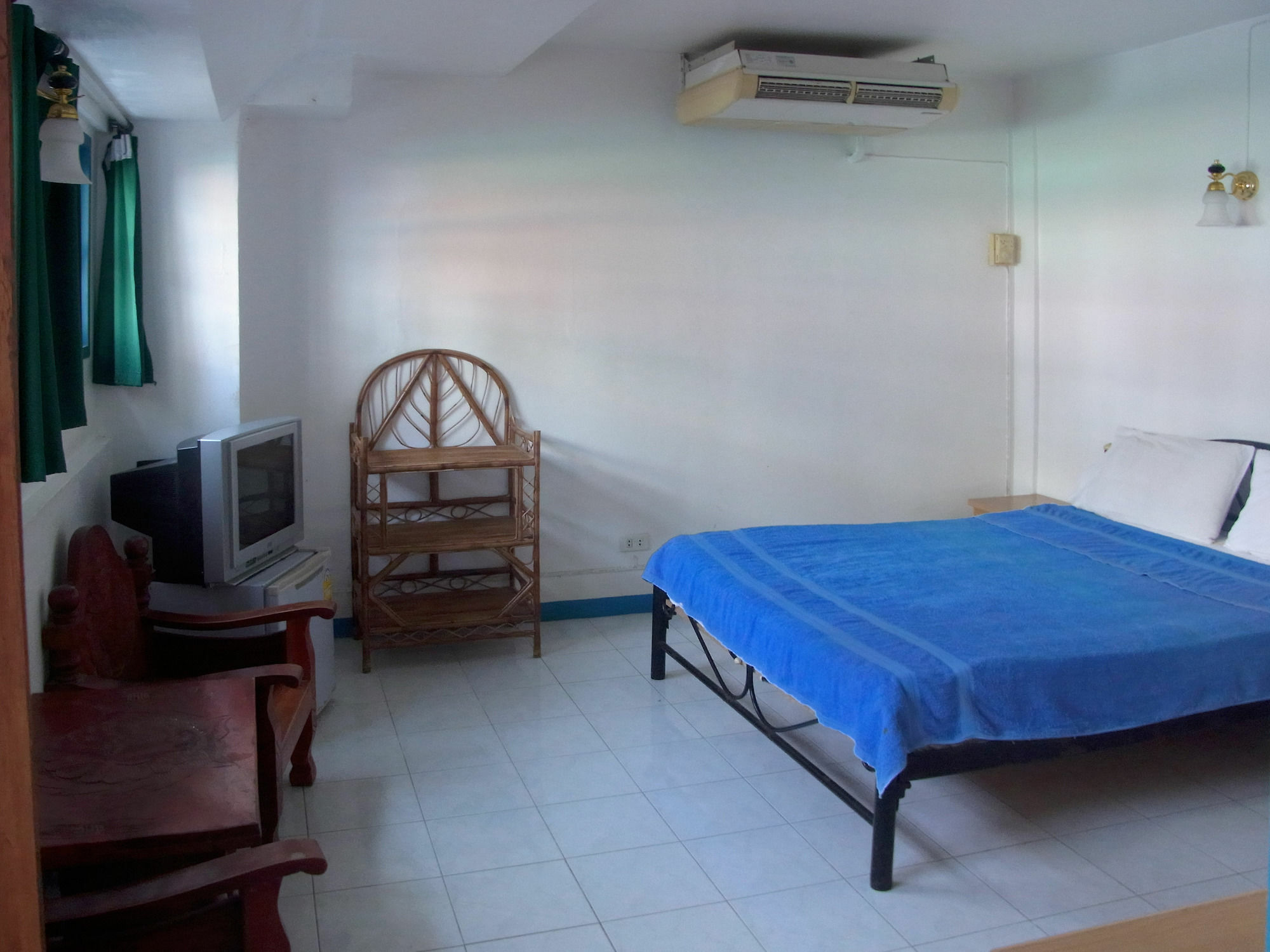 Niku Guesthouse Patong Экстерьер фото