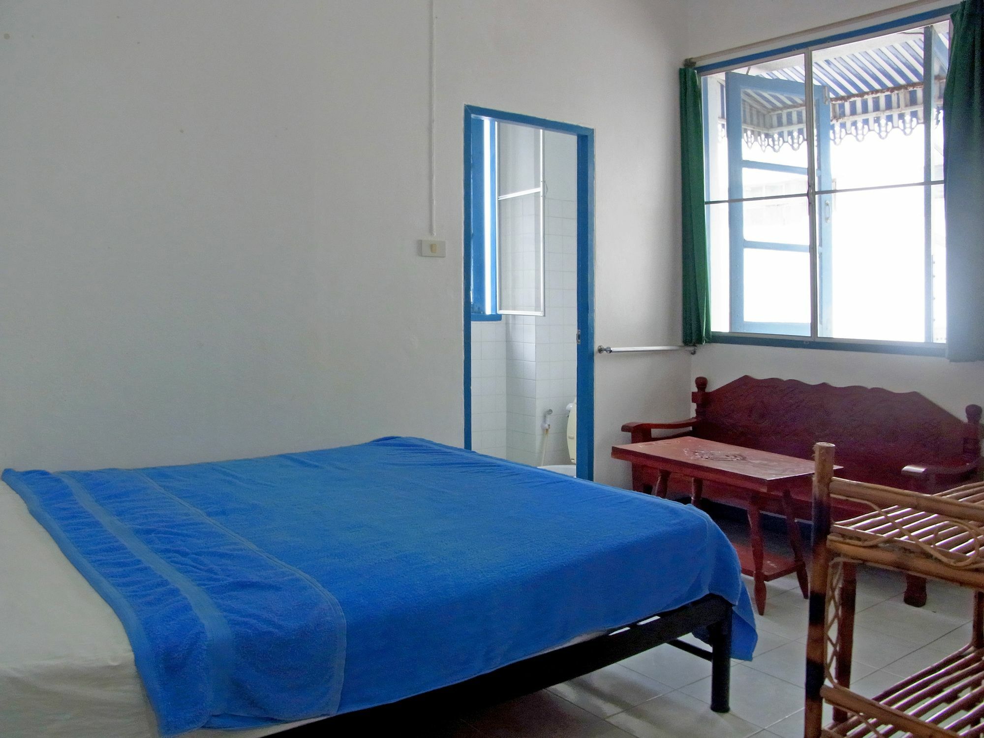 Niku Guesthouse Patong Экстерьер фото